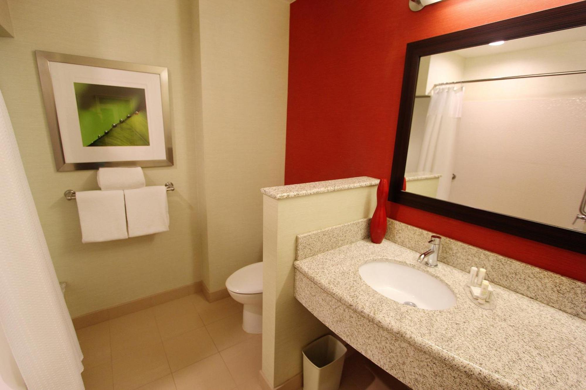 Отель Courtyard By Marriott Онеонта Экстерьер фото