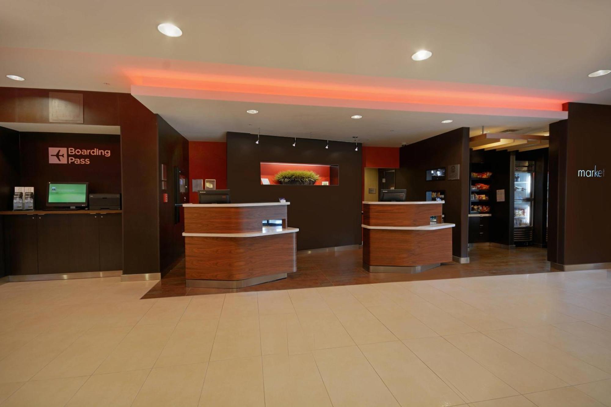 Отель Courtyard By Marriott Онеонта Экстерьер фото
