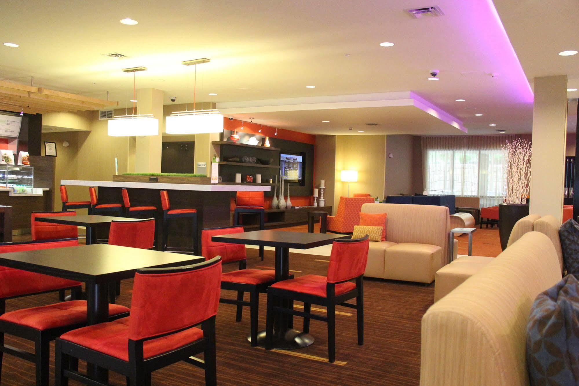 Отель Courtyard By Marriott Онеонта Экстерьер фото
